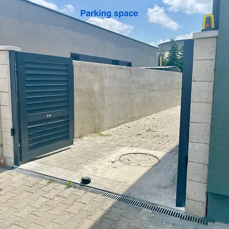 Cozy Near Vienna Airport Apartament *